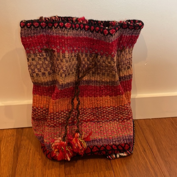 Handmade from Chinchero Perú women’s woven backpack - Picture 5 of 7